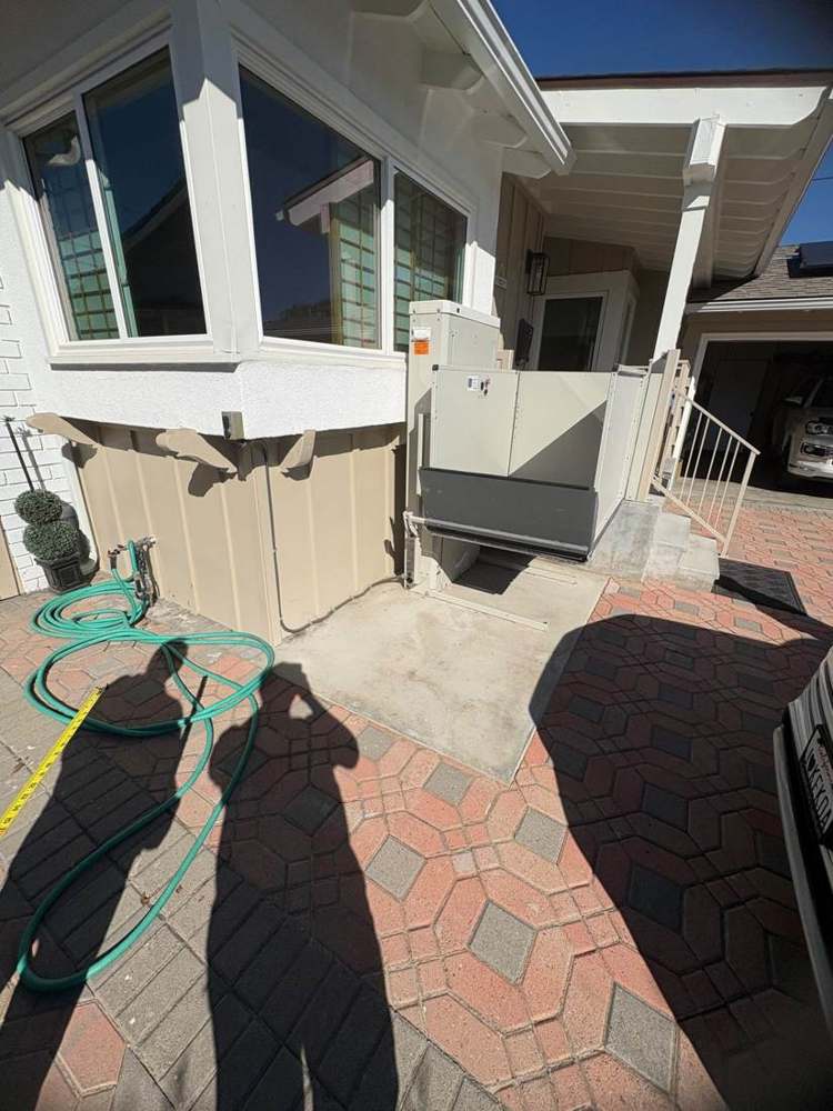 Photo 46 · Porch, steps and paving references